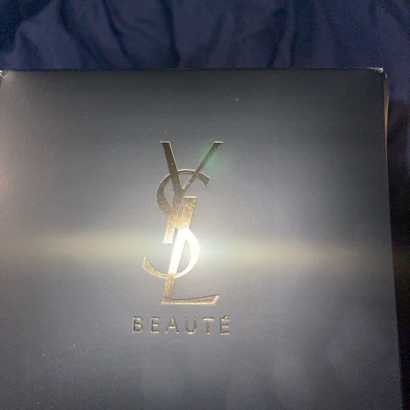 Yves Saint Laurent Black Quilted VIP - GWP Beaute Cosmetic Case. Limited edition - Picture 14 of 17